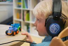 Novinka v Blanenské nemocnici: Pomoc dětem s dyslexií i koktavostí poslechovou metodou